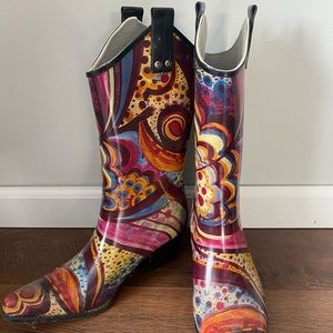 Beautiful Nomad brand cowgirl rainboots! Perfect with any outfit.